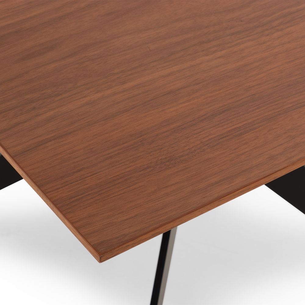 Viva Side Table, Walnut